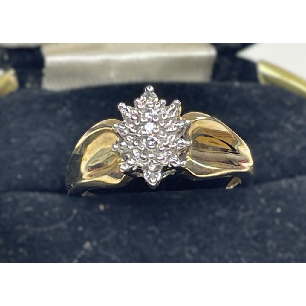 Beautiful Two Tone 10k Gold  Diamond Cluster Ring Statement Cocktail